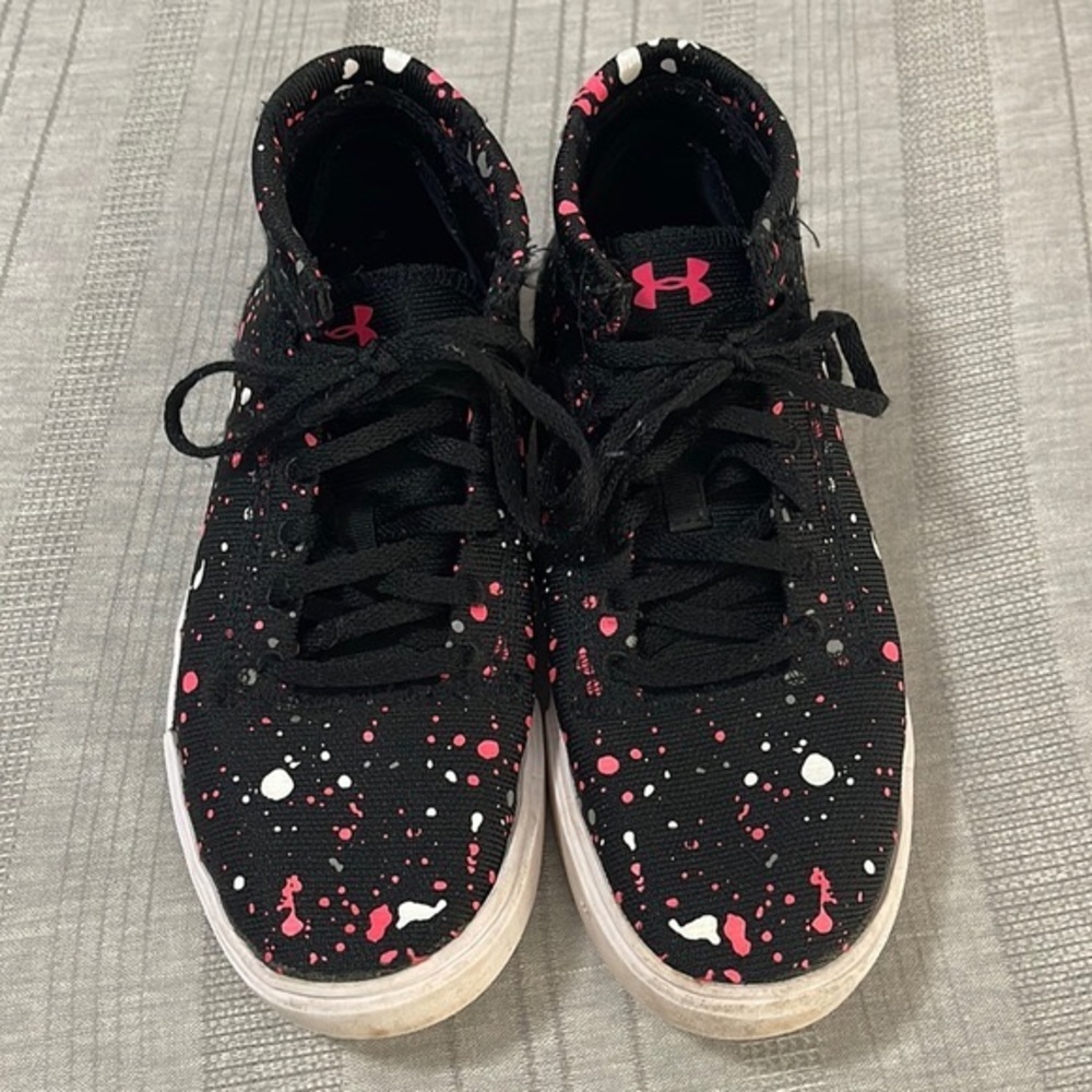 UNDER ARMOUR | Girls' Grade School UA KickIt2 Splatter Mid Sportstyle Shoes 4.5Y